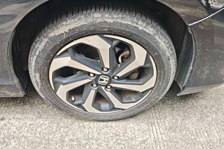 Used Honda Accord 2016 2.4L Luxury Edition Right Front Wheel Hub