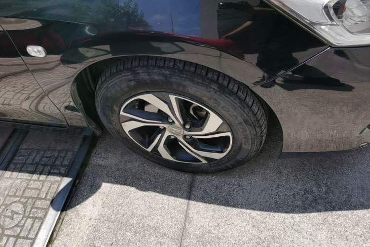 Used Honda Accord 2016 2.0L Comfort Edition Right Front Wheel Hub