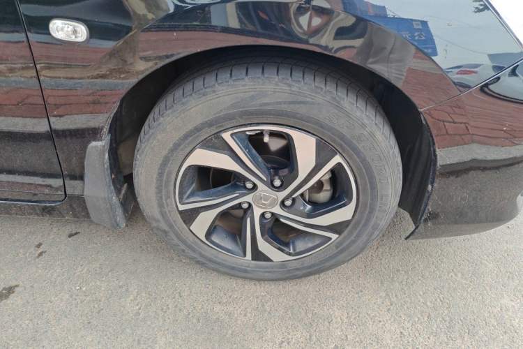 Used Honda Accord 2016 2.0L Comfort Edition Right Front Wheel Hub