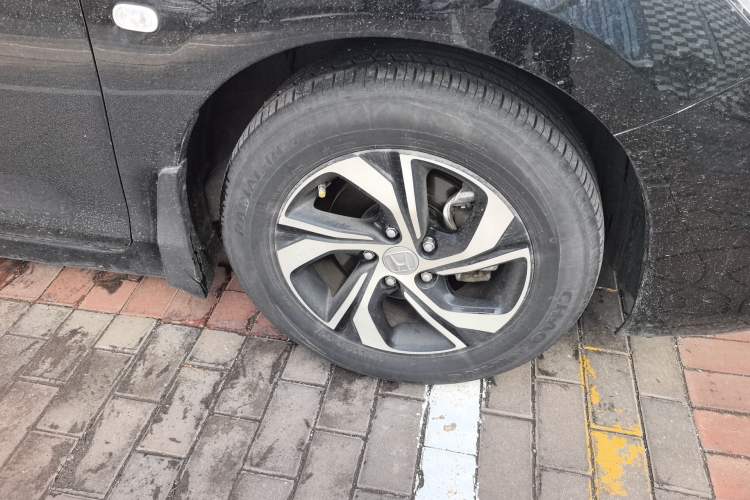 Used Honda Accord 2016 2.0L Comfort Edition Right Front Wheel Hub