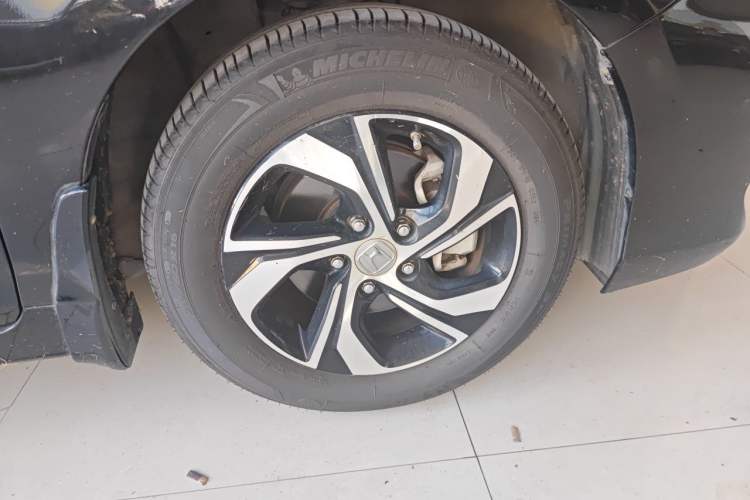 Used Honda Accord 2016 2.0L Comfort Edition Right Front Wheel Hub