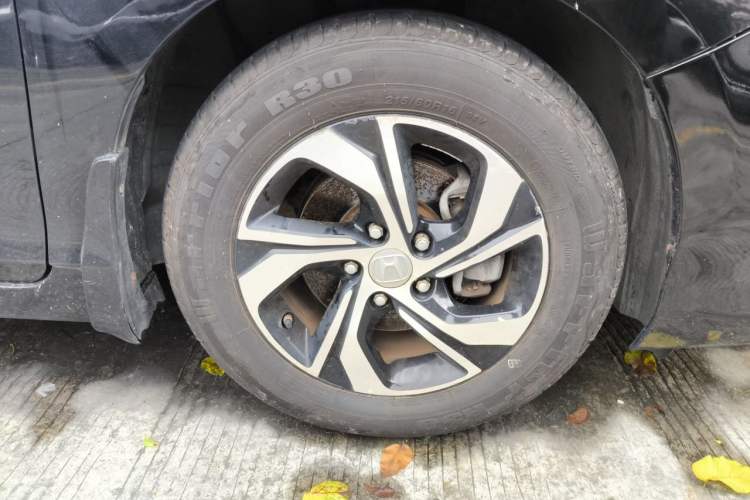Used Honda Accord 2016 2.0L Elite Edition Right Front Wheel Hub