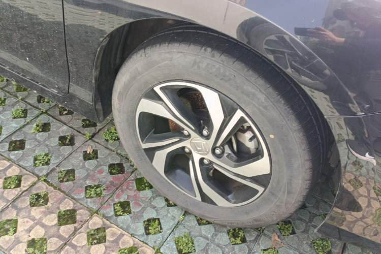 Used Honda Accord 2016 2.0L Comfort Edition Right Front Wheel Hub