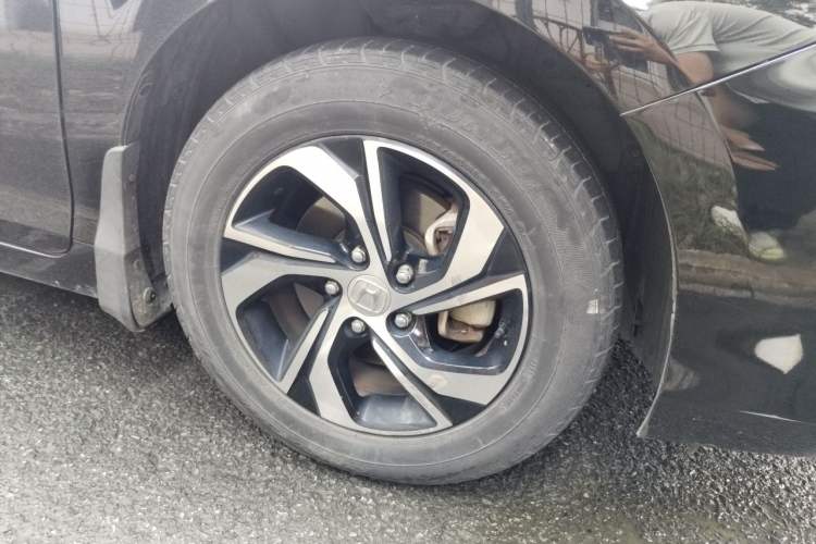 Used Honda Accord 2016 2.0L Comfort Edition Right Front Wheel Hub