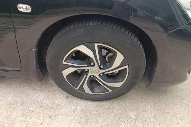 Used Honda Accord 2016 2.0L Elite Edition Right Front Wheel Hub