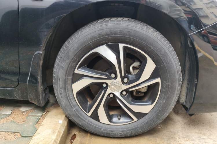 Used Honda Accord 2016 2.0L Elite Edition Right Front Wheel Hub