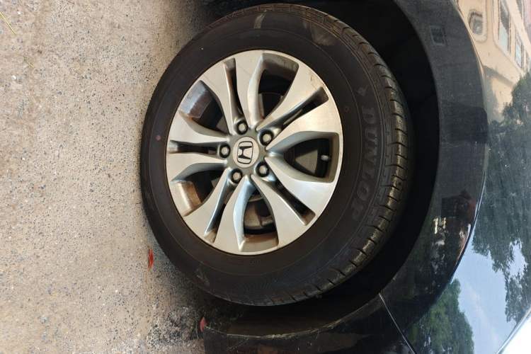 Used Honda Accord 2016 2.0L Comfort Edition Right Front Wheel Hub