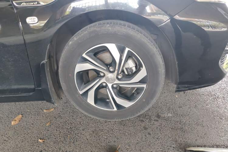 Used Honda Accord 2016 2.0L Comfort Edition Right Front Wheel Hub