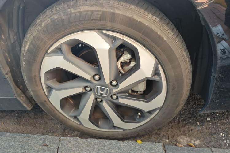 Used Honda Accord 2016 2.4L Comfort Edition Right Front Wheel Hub