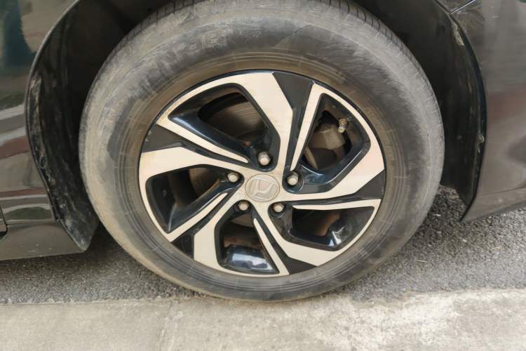 Used Honda Accord 2016 2.0L Comfort Edition Right Front Wheel Hub