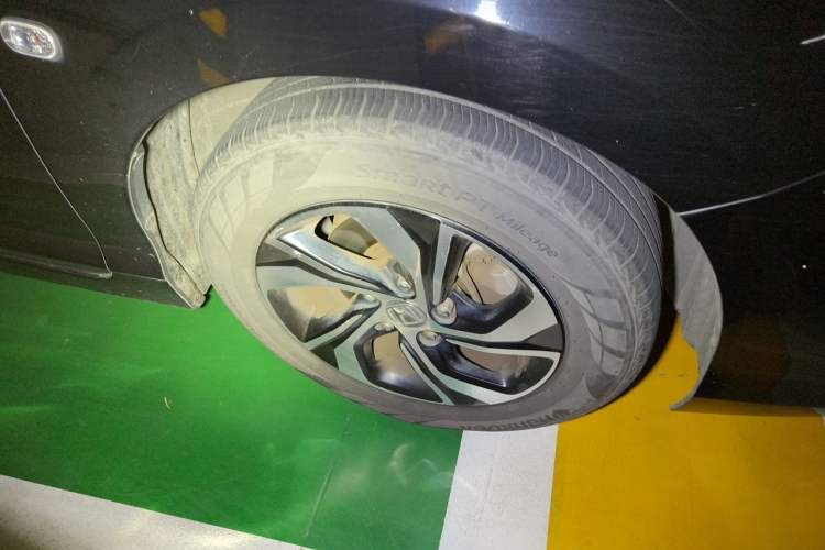 Used Honda Accord 2016 2.0L Comfort Edition Right Front Wheel Hub