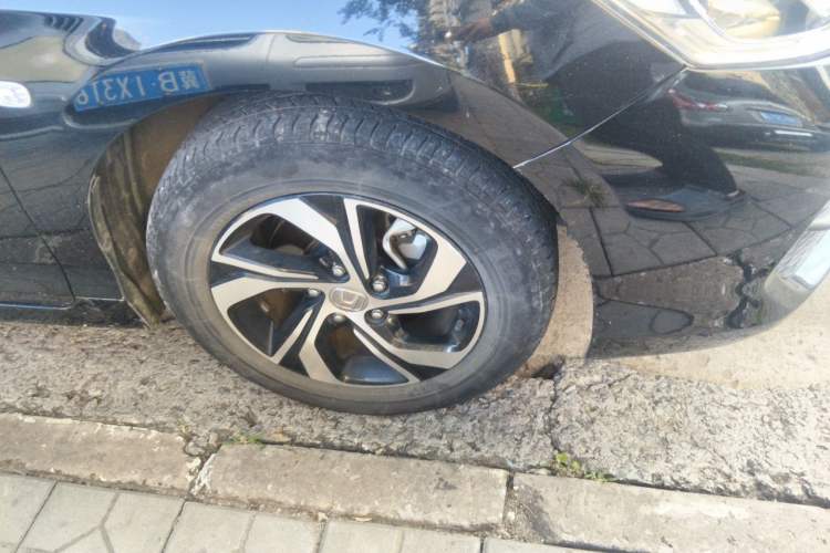 Used Honda Accord 2016 2.0L Elite Edition Right Front Wheel Hub