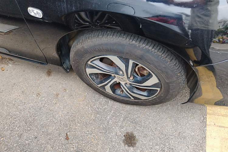 Used Honda Accord 2016 2.0L Comfort Edition Right Front Wheel Hub