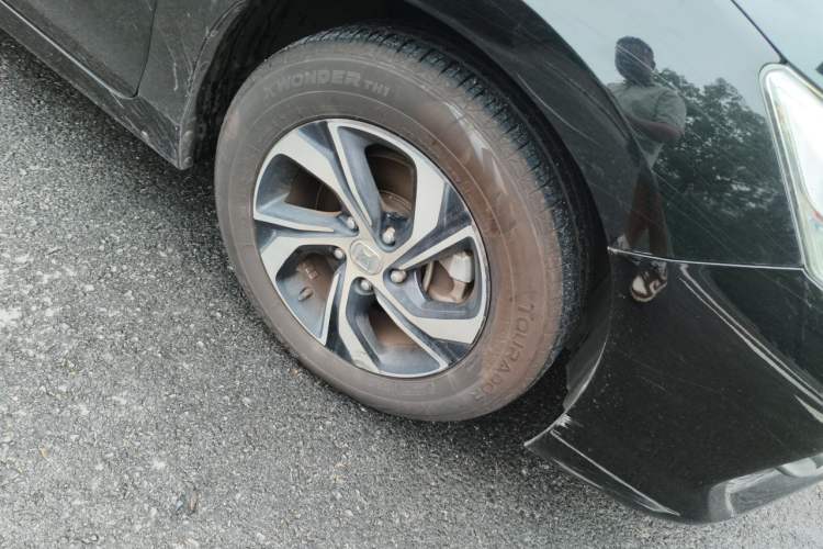 Used Honda Accord 2016 2.0L Elite Edition Right Front Wheel Hub