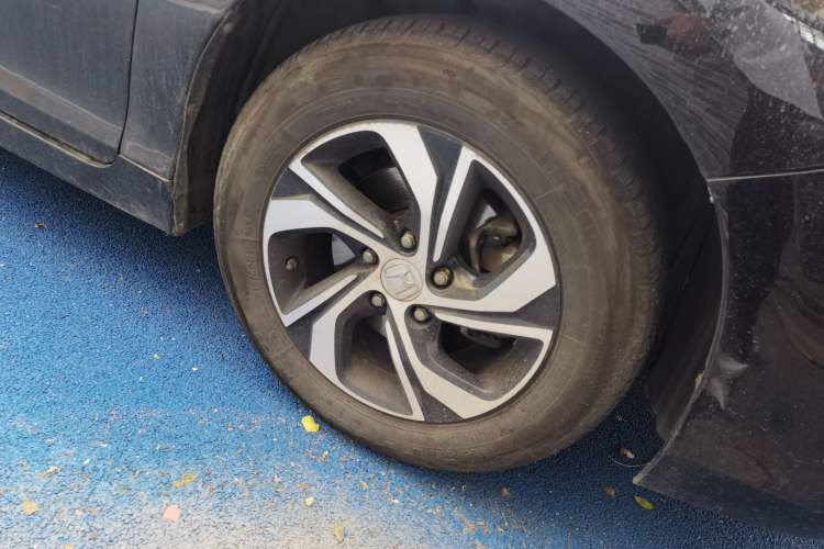 Used Honda Accord 2016 2.0L Comfort Edition Right Front Wheel Hub