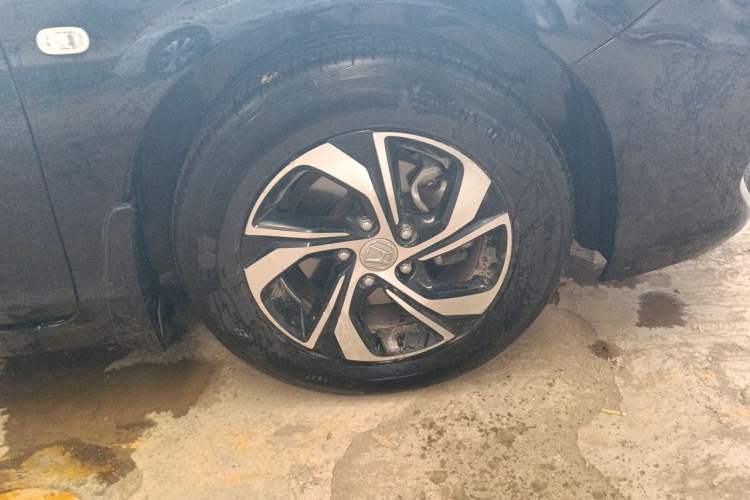 Used Honda Accord 2016 2.0L Elite Edition Right Front Wheel Hub