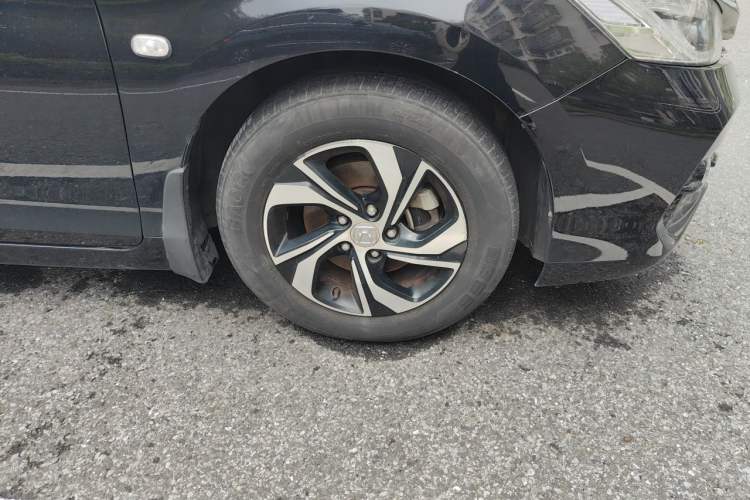Used Honda Accord 2016 2.0L Comfort Edition Right Front Wheel Hub