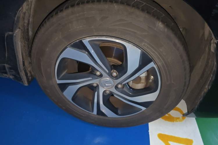 Used Honda Accord 2016 2.0L Comfort Edition Right Front Wheel Hub
