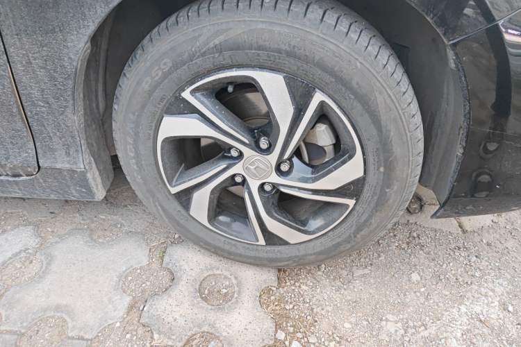 Used Honda Accord 2016 2.0L Elite Edition Right Front Wheel Hub