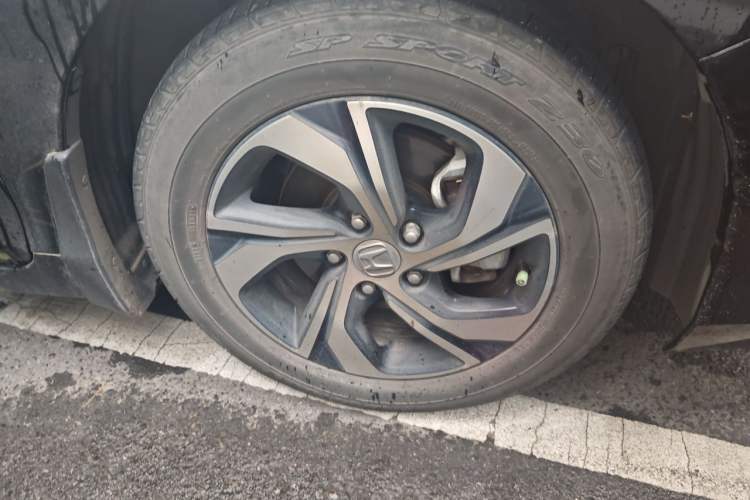 Used Honda Accord 2016 2.0L Comfort Edition Right Front Wheel Hub