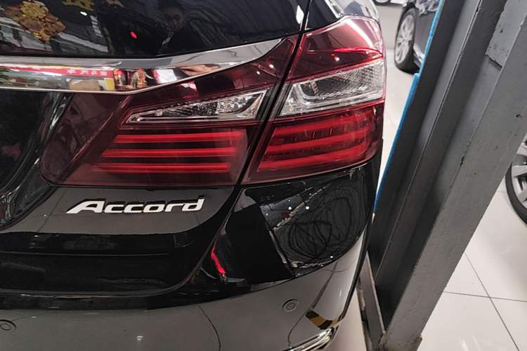 Used Honda Accord 2016 2.0L Elite Edition Right Rear Taillight