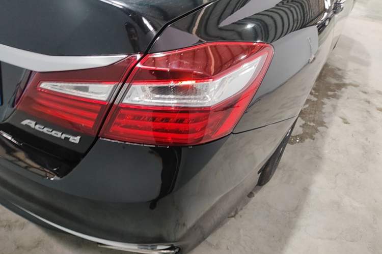 Used Honda Accord 2016 2.0L Comfort Edition Right Rear Taillight