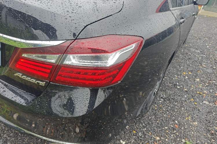 Used Honda Accord 2016 2.0L Comfort Edition Right Rear Taillight