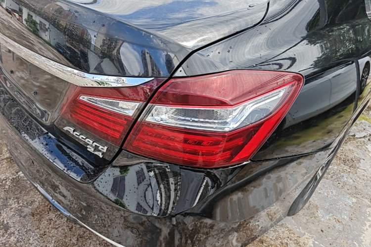 Used Honda Accord 2016 2.0L Luxury Edition Right Rear Taillight
