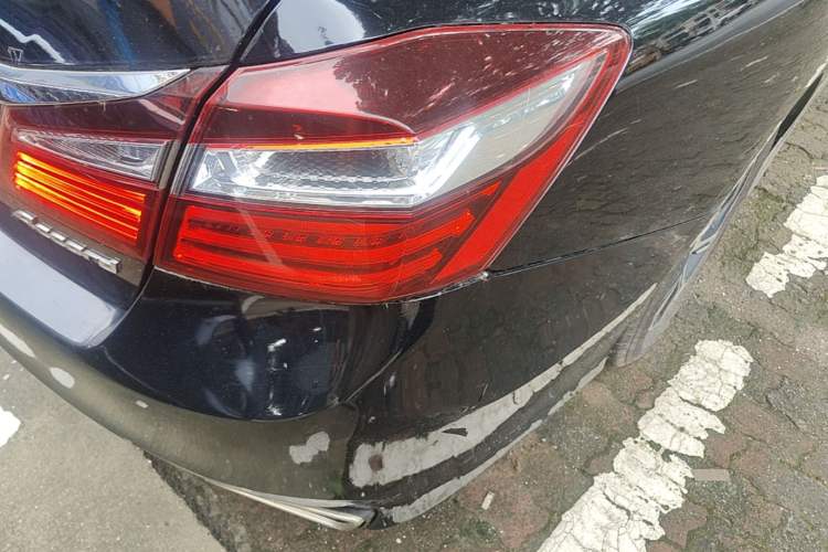 Used Honda Accord 2016 2.0L Comfort Edition Right Rear Taillight