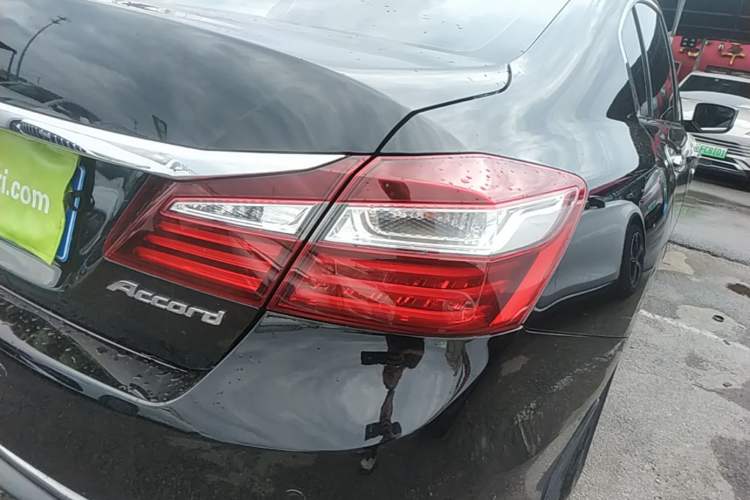 Used Honda Accord 2016 2.0L Comfort Edition Right Rear Taillight