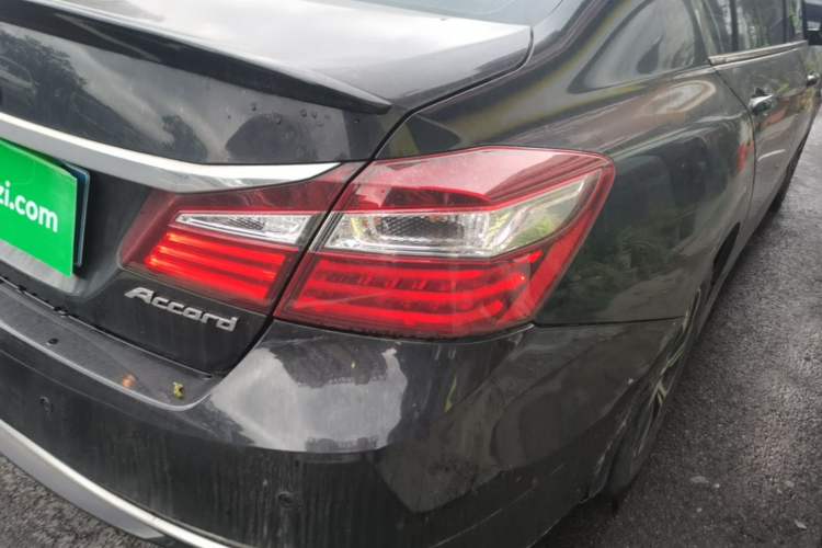 Used Honda Accord 2016 2.0L Comfort Edition Right Rear Taillight