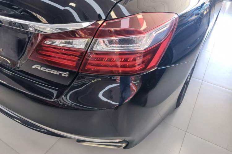 Used Honda Accord 2016 2.0L Elite Edition Right Rear Taillight