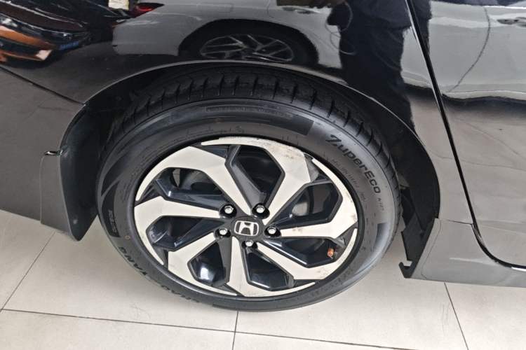 Used Honda Accord 2016 2.4L Luxury Edition Right Rear Wheel Hub