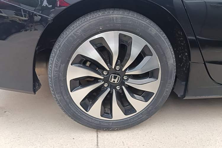 Used Honda Accord 2016 Hybrid 2.0L Sharp Edition Right Rear Wheel Hub