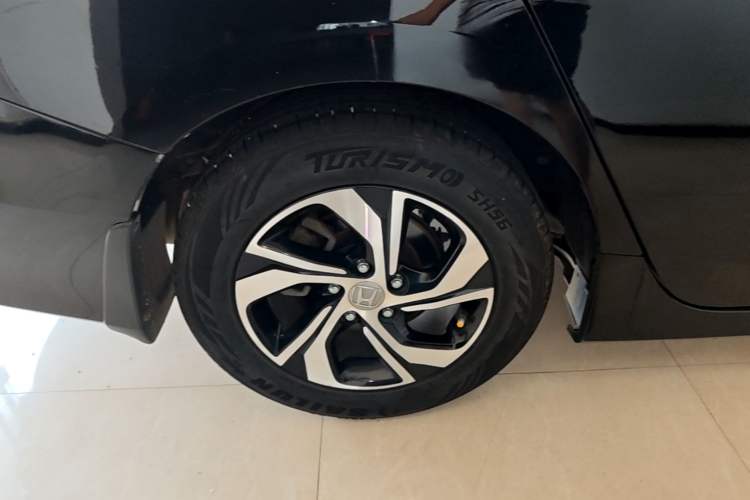 Used Honda Accord 2016 2.0L Elite Edition Right Rear Wheel Hub