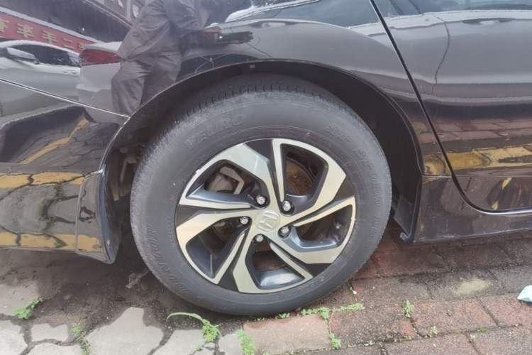 Used Honda Accord 2016 2.0L Elite Edition Right Rear Wheel Hub
