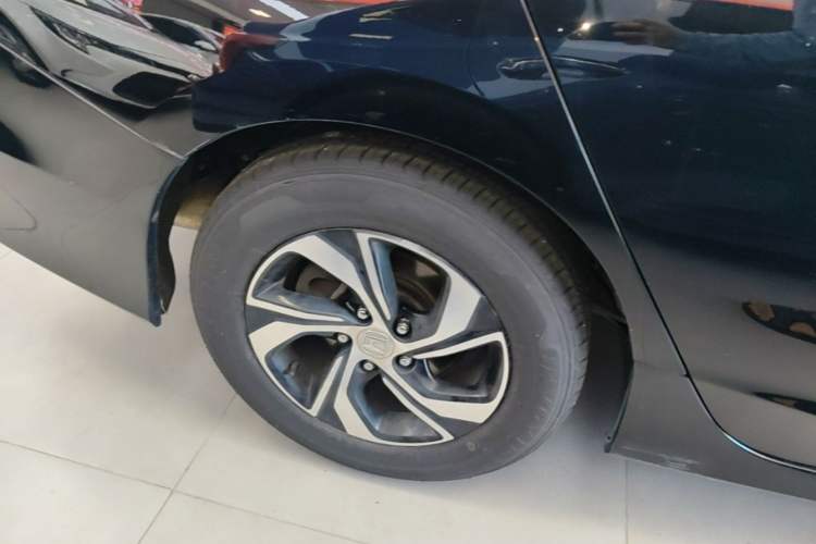 Used Honda Accord 2016 2.0L Elite Edition Right Rear Wheel Hub