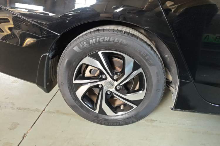Used Honda Accord 2016 2.0L Elite Edition Right Rear Wheel Hub