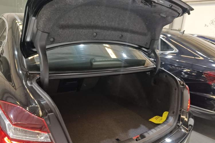 Used Honda Accord 2016 2.0L Comfort Edition Trunk