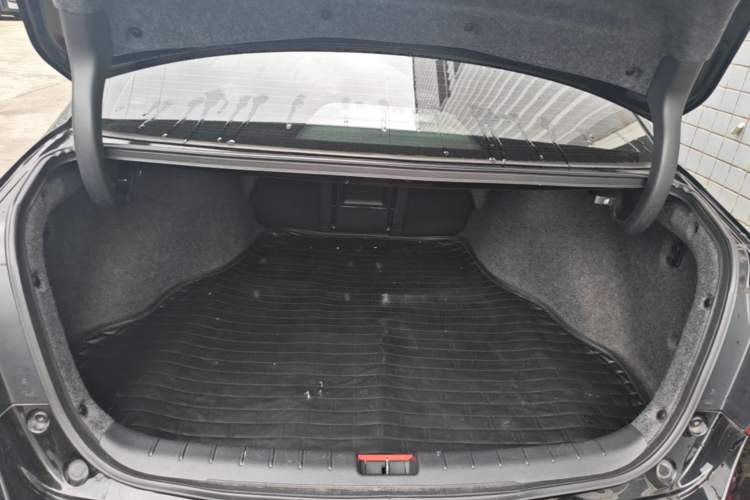 Used Honda Accord 2016 2.0L Comfort Edition Trunk