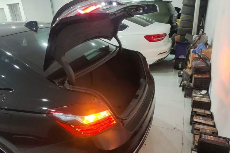 Used Honda Accord 2016 Hybrid 2.0L Rui Ling Edition Trunk