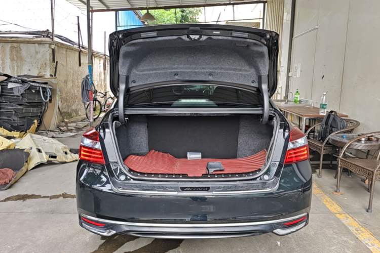 Used Honda Accord 2016 Hybrid 2.0L Rui Ling Edition Trunk