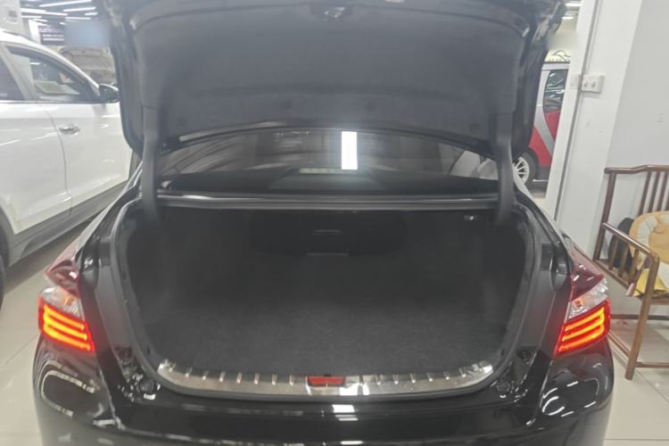 Used Honda Accord 2016 2.0L Comfort Edition Trunk