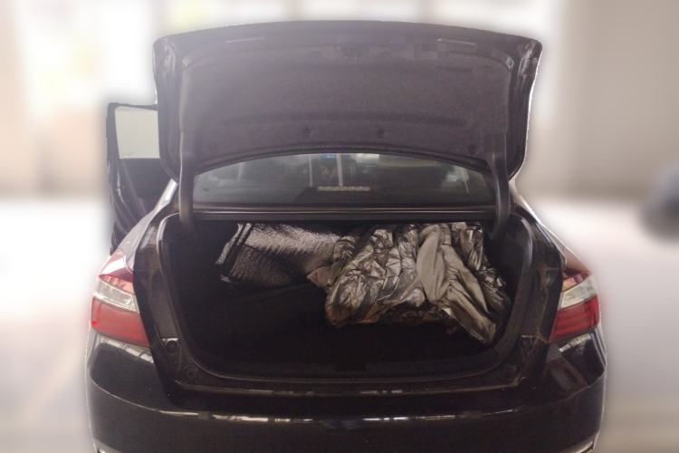 Used Honda Accord 2016 2.0L Comfort Edition Trunk