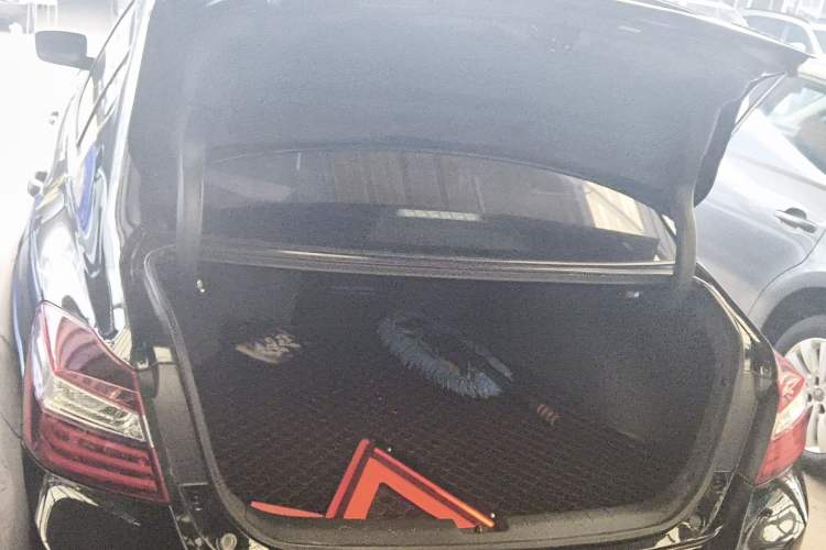 Used Honda Accord 2016 2.0L Comfort Edition Trunk