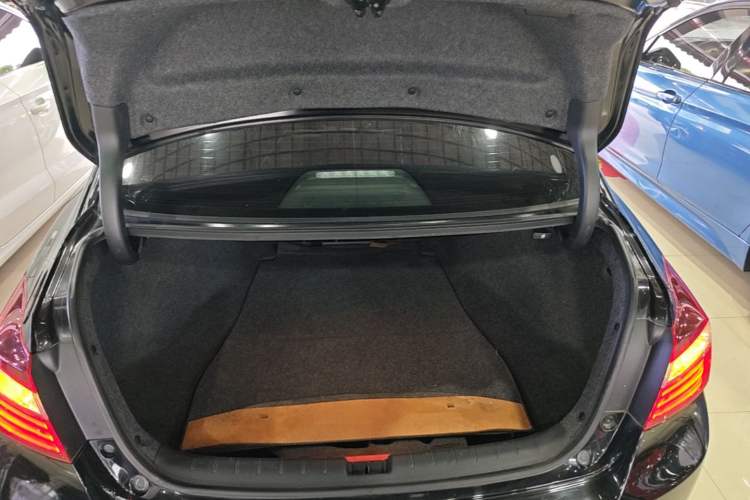 Used Honda Accord 2016 2.0L Comfort Edition Trunk