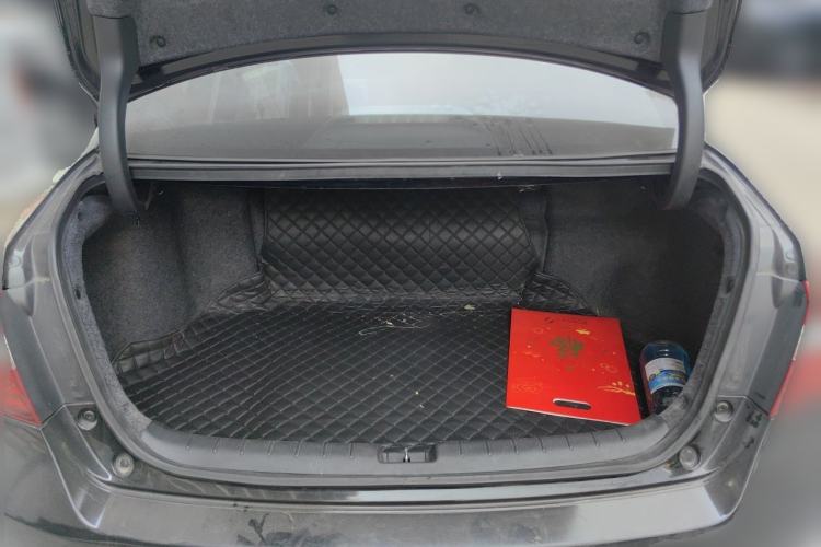 Used Honda Accord 2016 Hybrid 2.0L Rui Ling Edition Trunk