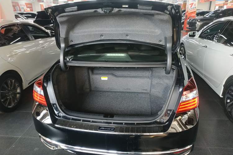 Used Honda Accord 2016 Hybrid 2.0L Sharp Edition Trunk