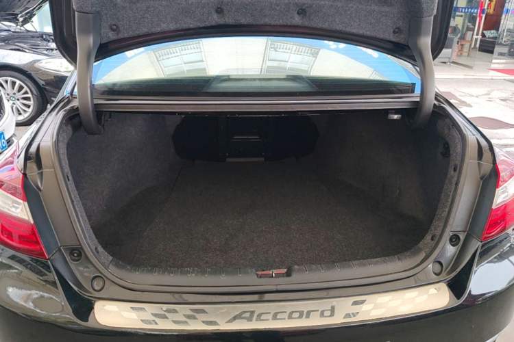 Used Honda Accord 2016 2.0L Comfort Edition Trunk
