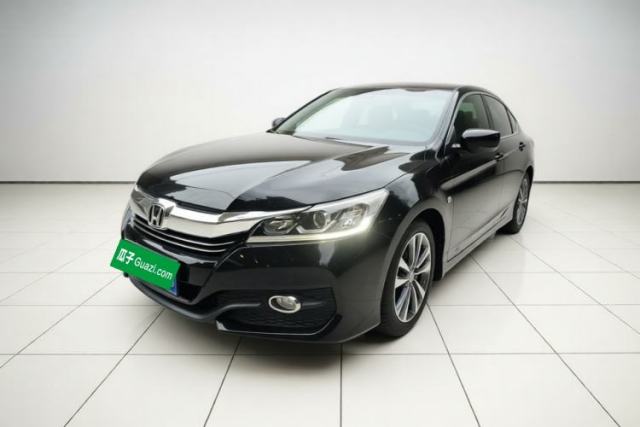 Ojetý Honda Accord 2016 2.0L Comfort Edition
